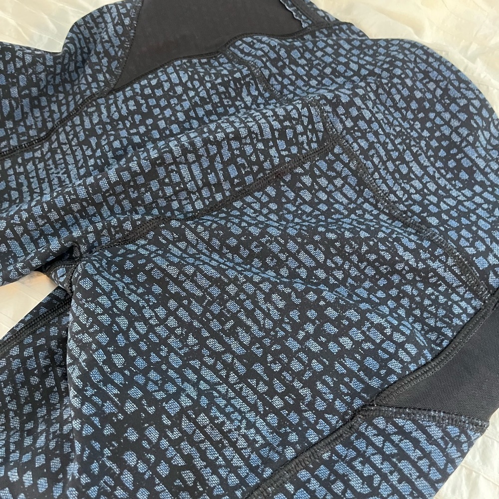 Lululemon Crops 17” - Picture 4 of 4